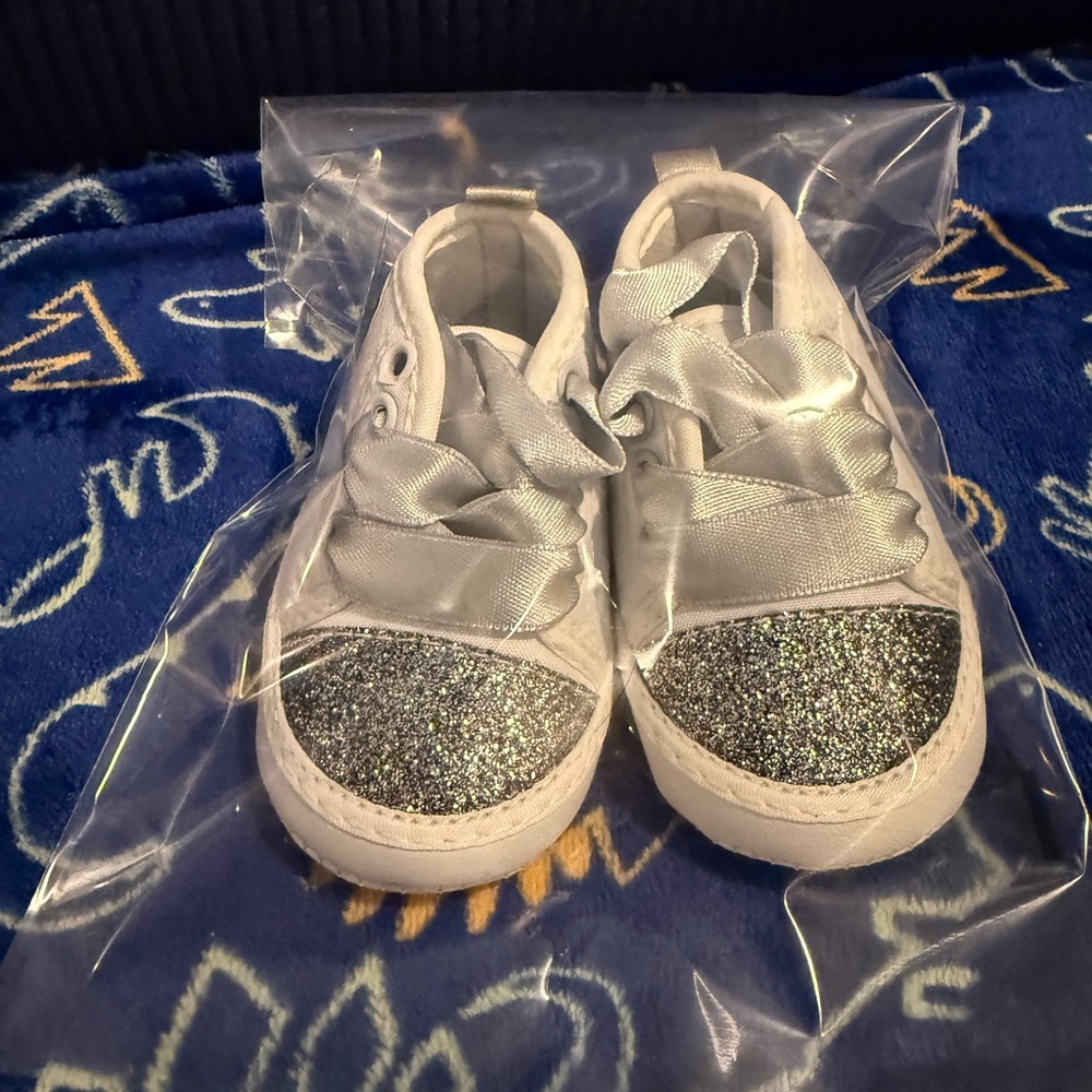 White Baby Shoes size 3-6 months NEW